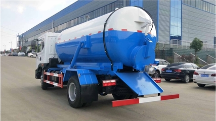 東風(fēng)清洗吸糞車(chē)與吸污車(chē) 城市環(huán)衛(wèi)的得力助手